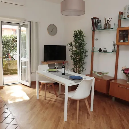 Апартаменты Luminoso E Accogliente Con Giardino - Battistini