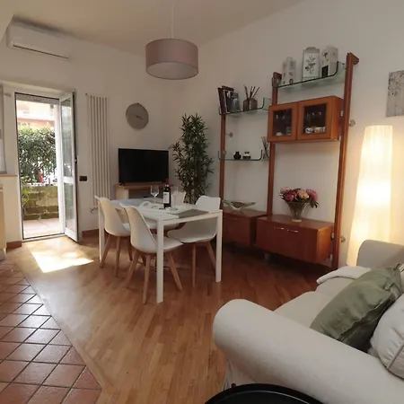 Luminoso E Accogliente Con Giardino - Battistini *