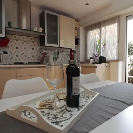 Luminoso E Accogliente Con Giardino - Battistini Апартаменты *