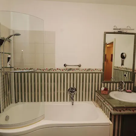 Luminoso E Accogliente Con Giardino - Battistini Апартаменты